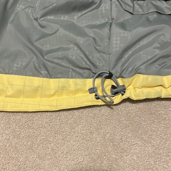 Mens Yellow winter coat worn once not new to tag - Picture 4 of 8